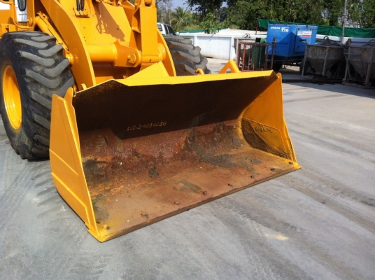 รถตักล้อยาง Komatsu 515-2 จากญี่ปุ่น ขนาดบุ้งกี๋ 1.3Q