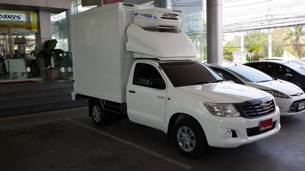 ขายดาวน์รถตู้ห้องเย็น 109,000.-