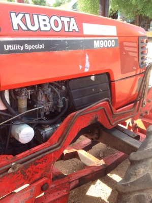 แทรกเตอรคูโบต้า m 9000สภาพสวย พร้อมใช้งานเดิมๆทั้งคัน.เครื่องดีเกียรเฟืองท้ายดี มีผานดันหน้าผานสี่หลัง แทรกเตอรคูโบต้า m 9000สภาพสวย พร้อมใช้งานเดิมๆทั้งคัน.เครื่องดีเกียรเฟืองท้ายดี มีผานดันหน้าผานสี่หลัง