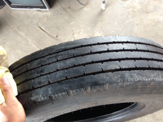 ยาง7.00-16 เรเดียลแบบมียางใน บริสโตนสวยๆ4เส้น ยาง7.00-16 เรเดียลแบบมียางใน บริสโตนสวยๆ4เส้น