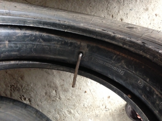 ยาง7.00-16 เรเดียลบริสโตน(ยางนอก+ยางใน+รองคอ ทุกเส้น) ยาง7.00-16 เรเดียลบริสโตน(ยางนอก+ยางใน+รองคอ ทุกเส้น)