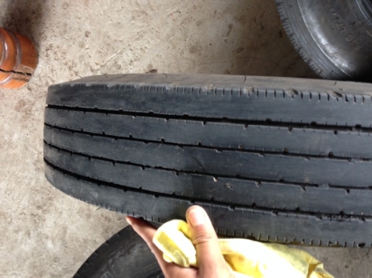 ยาง7.00-16 เรเดียลบริสโตน(ยางนอก+ยางใน+รองคอ ทุกเส้น) ยาง7.00-16 เรเดียลบริสโตน(ยางนอก+ยางใน+รองคอ ทุกเส้น)