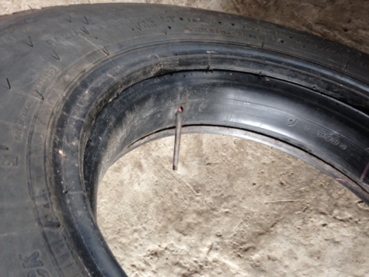 ยาง7.00-16 เรเดียลบริสโตน(ยางนอก+ยางใน+รองคอ ทุกเส้น) ยาง7.00-16 เรเดียลบริสโตน(ยางนอก+ยางใน+รองคอ ทุกเส้น)