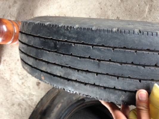 ยาง7.00-16 เรเดียลบริสโตน(ยางนอก+ยางใน+รองคอ ทุกเส้น) ยาง7.00-16 เรเดียลบริสโตน(ยางนอก+ยางใน+รองคอ ทุกเส้น)