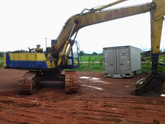 KOMATSU  PC   200, รุ่น  3 เครื่อง  6BG  เทอร์โบ  175แรง   เล่มทะเบียนพร้อมโอน