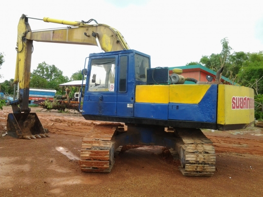KOMATSU  PC   200, รุ่น  3 เครื่อง  6BG  เทอร์โบ  175แรง   เล่มทะเบียนพร้อมโอน