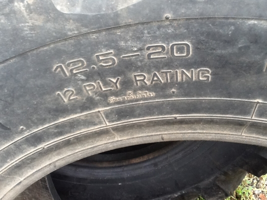 ขายยาง90\% มือ2 12.5-20 เส้นละ 5000 บาท ขายยาง90\% มือ2 12.5-20 เส้นละ 5000 บาท