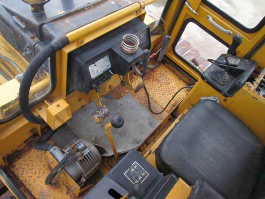 SALE___ Mitsubishi BD2G แทรคกว้าง 1เมตร เก่านอกญี่ปุ่น สภาพสวย พร้อมใช้งาน SALE___ Mitsubishi BD2G แทรคกว้าง 1เมตร เก่านอกญี่ปุ่น สภาพสวย พร้อมใช้งาน