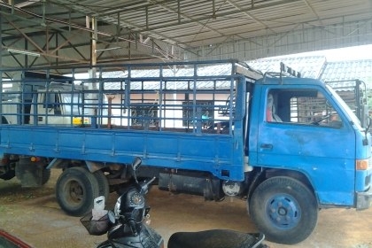 ISUZU NPR57L เครื่อง 4BC2 100 แรง มาลัยเพาเวอร์ ยาง825 หัวยกได้ ภาษีมีนา 57