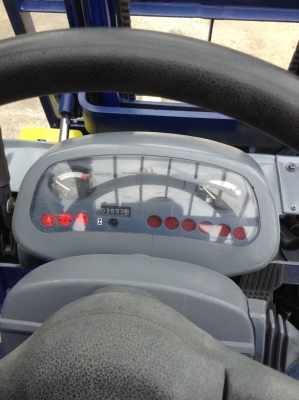 +++ ขายโฟล์คลิฟท์  KOMATSU  FG15-16 (รถนอกนำเข้า  3,500 ชม.)  ขนาด 1.5  ตัน  เครื่องยนต์เบนซิน  เสา 4.5 เมตร  เกียร์ธรรมดา  งา 1,070  มม.  ยางลม  *** สนใจรายละเอียด  ราคา  คุยได้ครับ โทร. 081-659-7598 ***