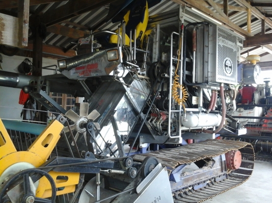 แยกขายรถเกี่ยว1,750,000 บาท รถย้าย 600,000 บาท