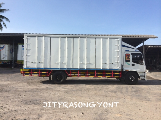 ขาย ISUZU DECA FTR 200 แรง ( EURO 2 ) ปี 2547 ตู้ประตู 10 บานไม่มีเสากลาง ขาย ISUZU DECA FTR 200 แรง ( EURO 2 ) ปี 2547 ตู้ประตู 10 บานไม่มีเสากลาง