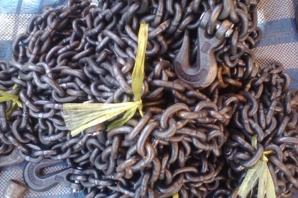 มาอีกครับโซ่ USA ยาว 6 เมตรสวยๆครับรุ่นนี้เป็นของUSA ครับเนื้อสวยๆครับความยาว 6  เมตรครับ  พร้อมตะขอ 2  ข้างครับราคานี้คุ้มครับ