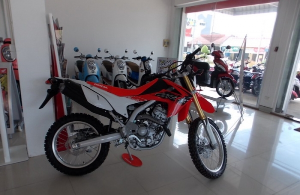 ขายดาวcrf250l ปี2013 29000 ผ่อน3900 อีก26งวด โทร0920253533