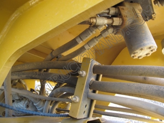 รถบดถนน CATERPILLAR รถบดถนน CATERPILLAR