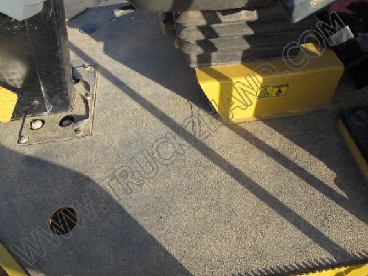 รถบดถนน CATERPILLAR รถบดถนน CATERPILLAR