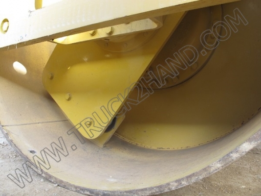 รถบดถนน CATERPILLAR รถบดถนน CATERPILLAR