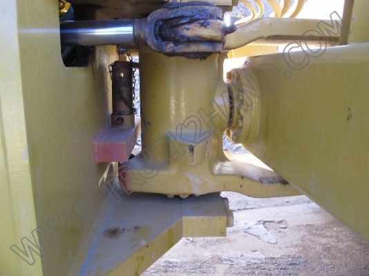 รถบดถนน CATERPILLAR รถบดถนน CATERPILLAR