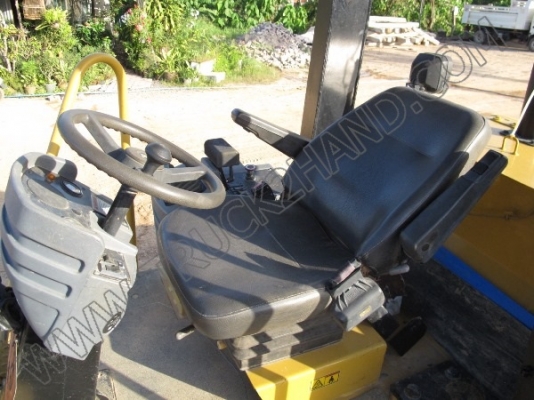 รถบดถนน CATERPILLAR รถบดถนน CATERPILLAR