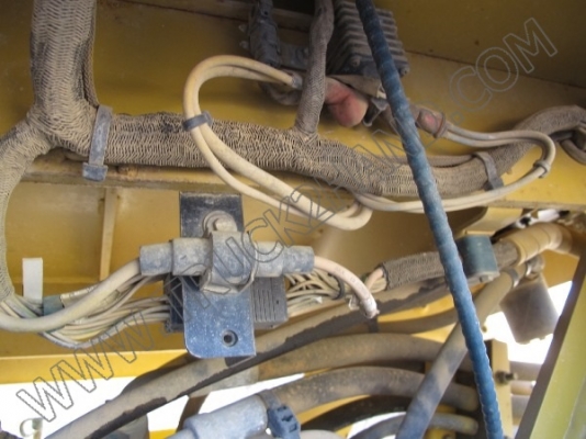 รถบดถนน CATERPILLAR รถบดถนน CATERPILLAR