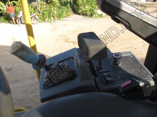 รถบดถนน CATERPILLAR รถบดถนน CATERPILLAR