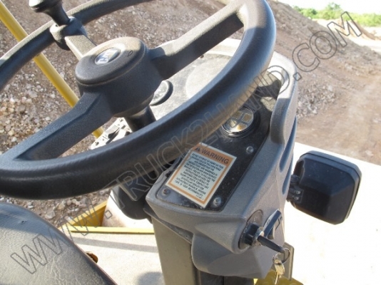 รถบดถนน CATERPILLAR รถบดถนน CATERPILLAR