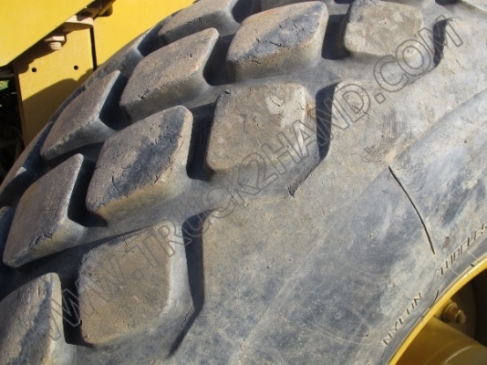 รถบดถนน CATERPILLAR รถบดถนน CATERPILLAR