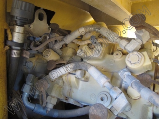 รถบดถนน CATERPILLAR รถบดถนน CATERPILLAR