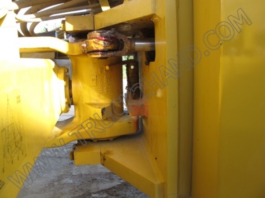 รถบดถนน CATERPILLAR รถบดถนน CATERPILLAR