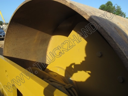 รถบดถนน CATERPILLAR รถบดถนน CATERPILLAR