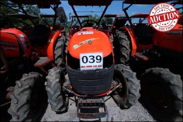 AUC 4 Code 039  แทรกเตอร์  KUBOTA L3608  ราคา เริ่มต้นการประมูล 220,000 บาท