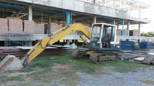 PC60-5 รถสภาพดี ใช้ในงานก่อสร้าง มีอินวอยล์ ซื้อเช็คนอกมา PC60-5 รถสภาพดี ใช้ในงานก่อสร้าง มีอินวอยล์ ซื้อเช็คนอกมา