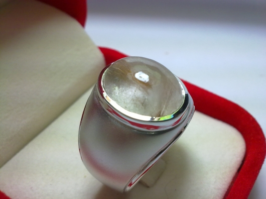 แหวนเงินชายพลอยไหมทองโปร่งข่ามแท้