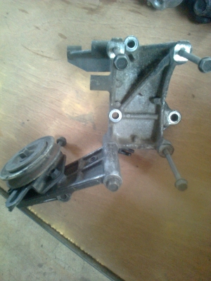 ขายขาคอมพร้อมตัวตั้ง เครื่อง 4HF 120 แรง ขายขาคอมพร้อมตัวตั้ง เครื่อง 4HF 120 แรง