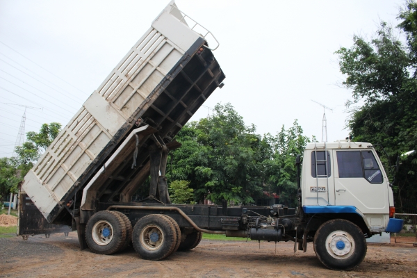 ขายด่วน รถสิบล้อMITSUBISHI FN527M-TF เทอร์โบ 220 แรงม้า