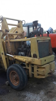 รถตัก KOMATSU SD20 4WD ตัก 1 คิว รถตักใช้งานดี สายพันธ์อึด ลดราคาพิเศษเหลือเพียง 120,000 บาท.