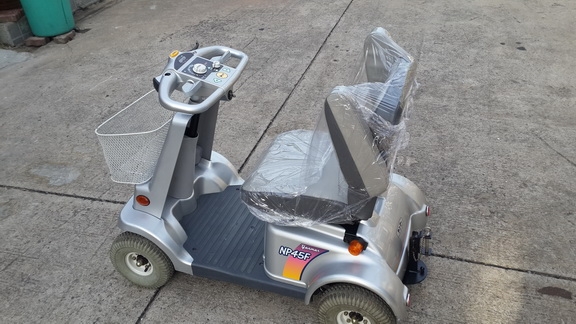 ขายรถไฟฟ้า 4 ล้อของ YANMAR รุ่นใหม่ล่าสุดสำหรับคนแก่หรือคนพิการเพิ่งมาจากญี่ปุ่น