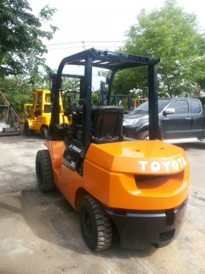 ขาย TOYOTA 7FD30 เครื่องดีเซล ยก3ตัน3เมตร รถสวยๆเครื่องดี ราคา320,000 บาท 094-4267888 จะเด็ด