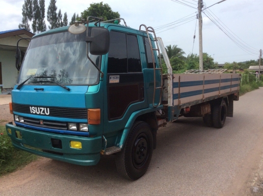 ขายISUZU Rocky 175แรง พวงมาลัยพาว์เวอร์ เบรคจิฟฟี่ เครื่องดี ครัทซีสวยมาก กระบะยาว 6 ม. ขายตามสภาพ ราคา 500,000 บาท