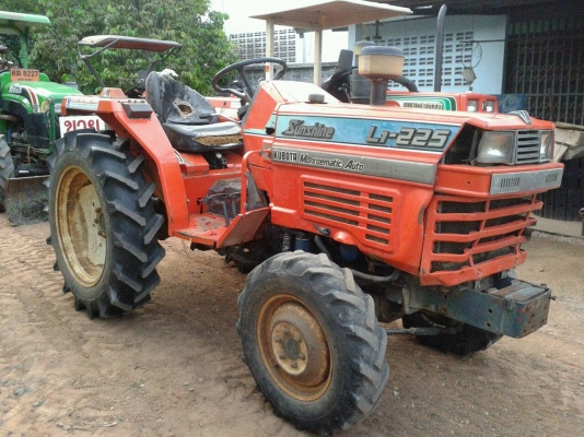 ขาย KUBOTA   L1-225 พวงมาลัยพาวเวอร์  2เพลา