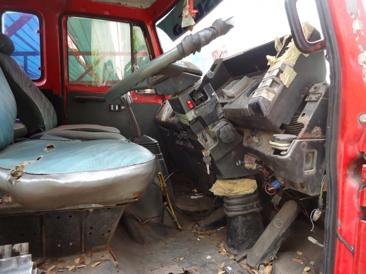 ขายด่วนรถสิบล้อร็อคกี้เล็กวางเครือง240แรงม้าโบอินเตอ