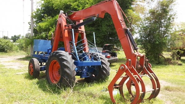 ***ขายแล้วครับขอบคุณ Truck2hand ขายรถคีบอ้อย คีบหลัง แขนเดียว  FORD77 T1 เกียร์ท็อค ปั้มไดกิ้น22 เครื่องแน่นดีฟิตมาไม่นาน แรงๆ แขนดีไม่ปะ  เกียร์ดีไม่หลุด คีบสวยไม่ผุ ยางพอใช้ รถจอดครับ ของไม่ครบ ต้องเช็คระบบนิดนึง   ขายตามสภาพ ถูกๆ เอกสารสัญญาซื้อขาย