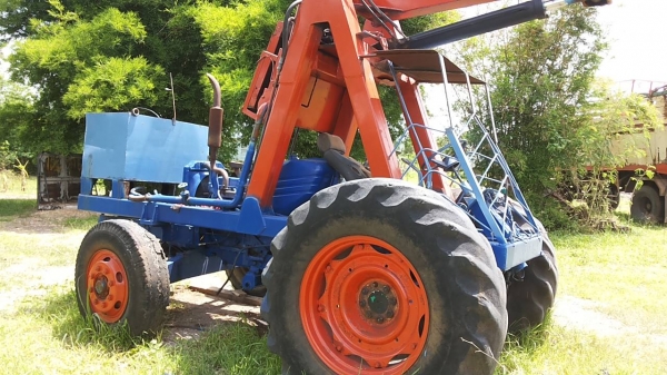 ***ขายแล้วครับขอบคุณ Truck2hand ขายรถคีบอ้อย คีบหลัง แขนเดียว  FORD77 T1 เกียร์ท็อค ปั้มไดกิ้น22 เครื่องแน่นดีฟิตมาไม่นาน แรงๆ แขนดีไม่ปะ  เกียร์ดีไม่หลุด คีบสวยไม่ผุ ยางพอใช้ รถจอดครับ ของไม่ครบ ต้องเช็คระบบนิดนึง   ขายตามสภาพ ถูกๆ เอกสารสัญญาซื้อขาย