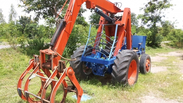 ***ขายแล้วครับขอบคุณ Truck2hand ขายรถคีบอ้อย คีบหลัง แขนเดียว  FORD77 T1 เกียร์ท็อค ปั้มไดกิ้น22 เครื่องแน่นดีฟิตมาไม่นาน แรงๆ แขนดีไม่ปะ  เกียร์ดีไม่หลุด คีบสวยไม่ผุ ยางพอใช้ รถจอดครับ ของไม่ครบ ต้องเช็คระบบนิดนึง   ขายตามสภาพ ถูกๆ เอกสารสัญญาซื้อขาย