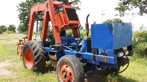 ***ขายแล้วครับขอบคุณ Truck2hand ขายรถคีบอ้อย คีบหลัง แขนเดียว  FORD77 T1 เกียร์ท็อค ปั้มไดกิ้น22 เครื่องแน่นดีฟิตมาไม่นาน แรงๆ แขนดีไม่ปะ  เกียร์ดีไม่หลุด คีบสวยไม่ผุ ยางพอใช้ รถจอดครับ ของไม่ครบ ต้องเช็คระบบนิดนึง   ขายตามสภาพ ถูกๆ เอกสารสัญญาซื้อขาย