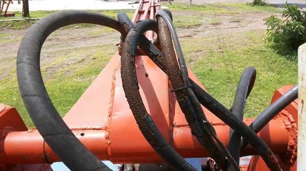 ***ขายแล้วครับขอบคุณ Truck2hand ขายรถคีบอ้อย คีบหลัง แขนเดียว  FORD77 T1 เกียร์ท็อค ปั้มไดกิ้น22 เครื่องแน่นดีฟิตมาไม่นาน แรงๆ แขนดีไม่ปะ  เกียร์ดีไม่หลุด คีบสวยไม่ผุ ยางพอใช้ รถจอดครับ ของไม่ครบ ต้องเช็คระบบนิดนึง   ขายตามสภาพ ถูกๆ เอกสารสัญญาซื้อขาย