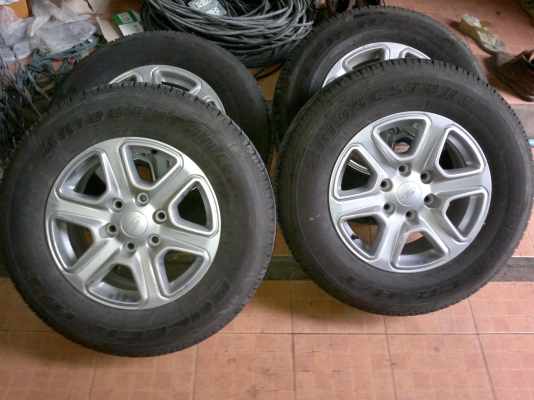 แม็กพร้อมยาง ford 2.2 ขอบ17 เดิมติดรถ