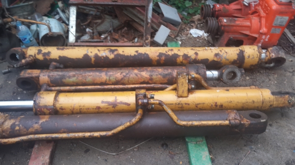 กระบอกแบคโฮ