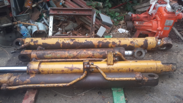 กระบอกแบคโฮ