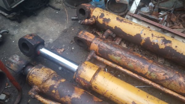 กระบอกแบคโฮ